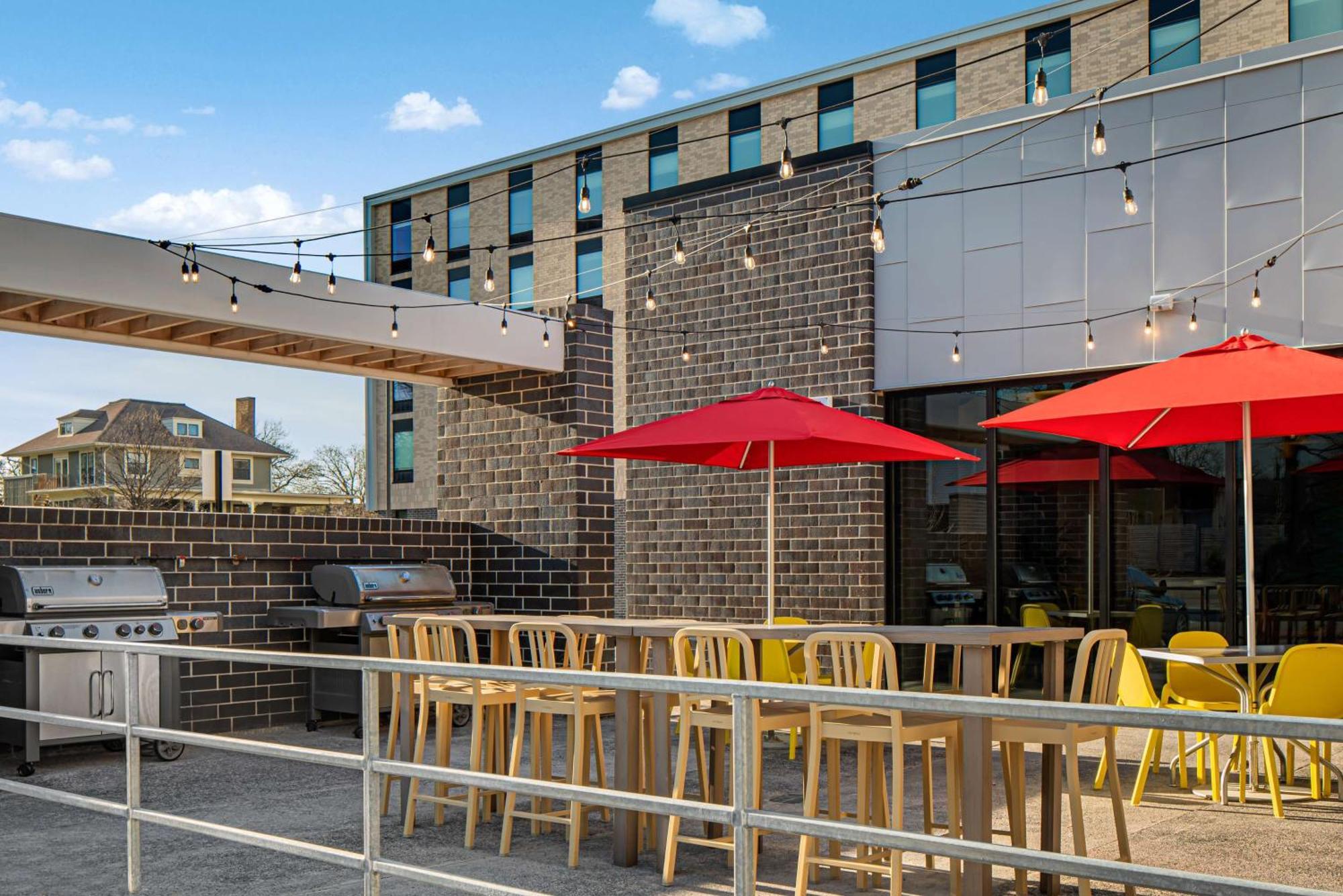 Home2 Suites By Hilton Des Moines At Drake University מראה חיצוני תמונה